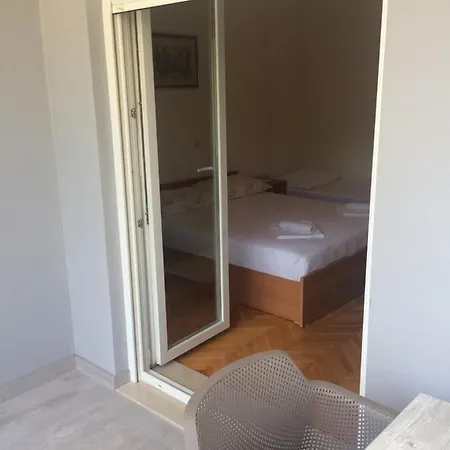 דירה House