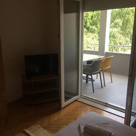 House Apartment *