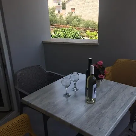 House Omis