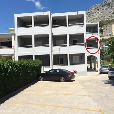 House * Omis