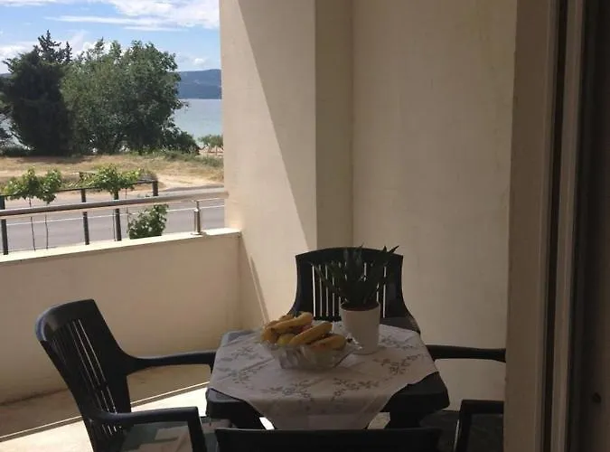 דירה House
