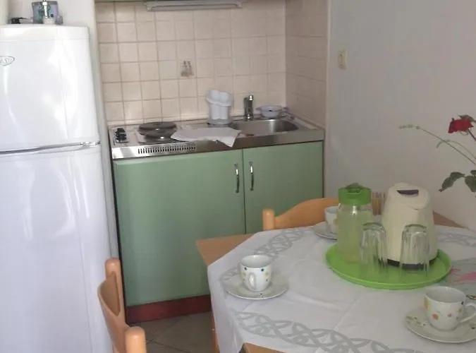 דירה House