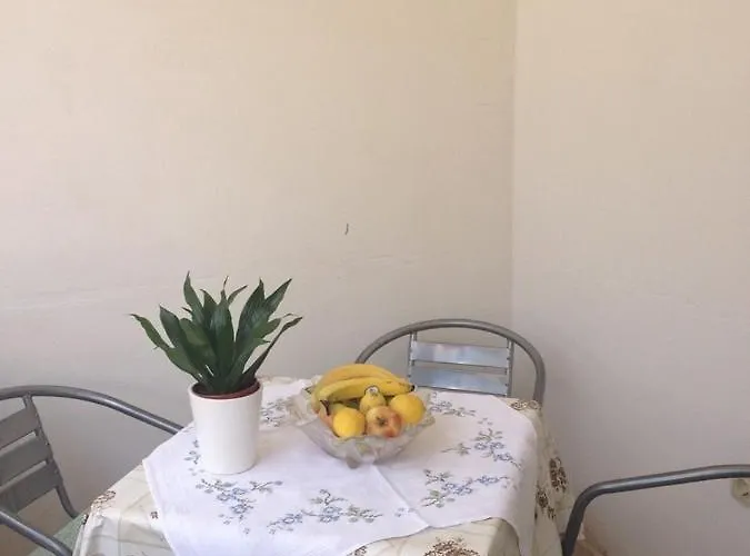 דירה House אומיס