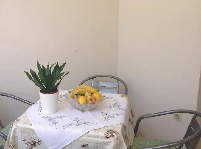 דירה House אומיס
