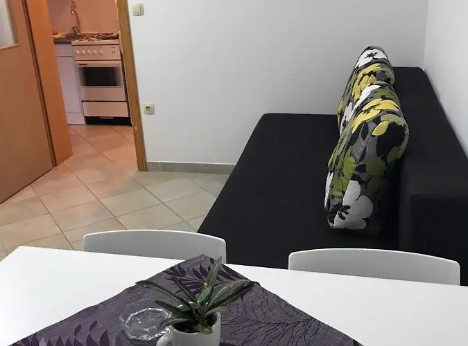 House דירה אומיס