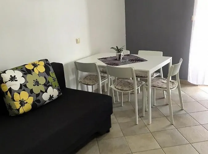 דירה House *