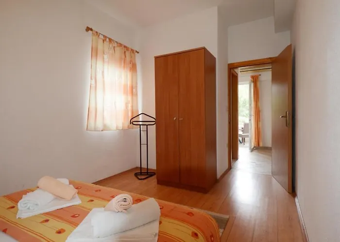 House דירה אומיס